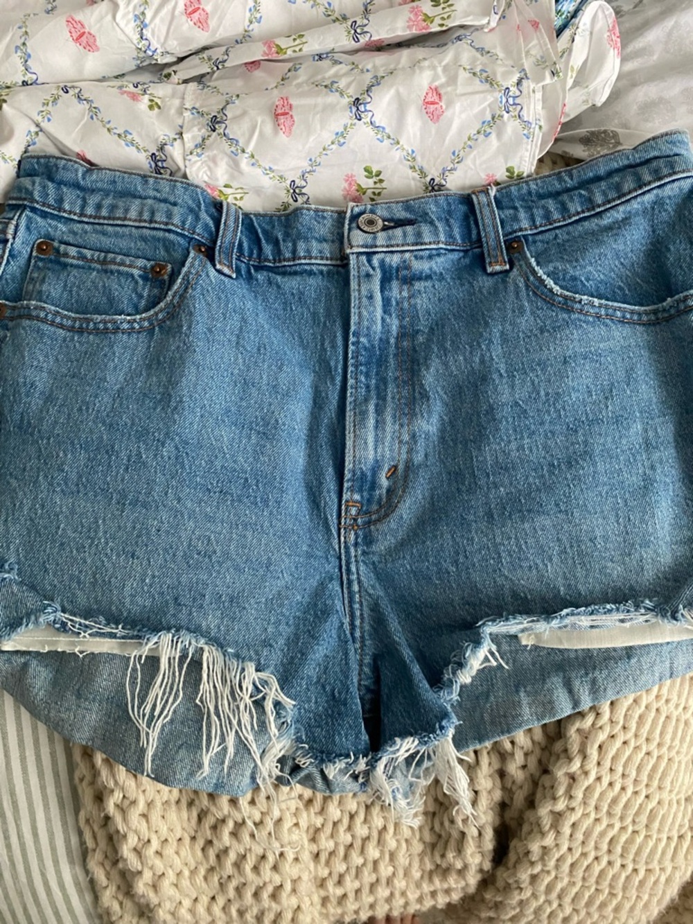 Abercrombie & Fitch Light Blue Distressed Mom High Rise Short